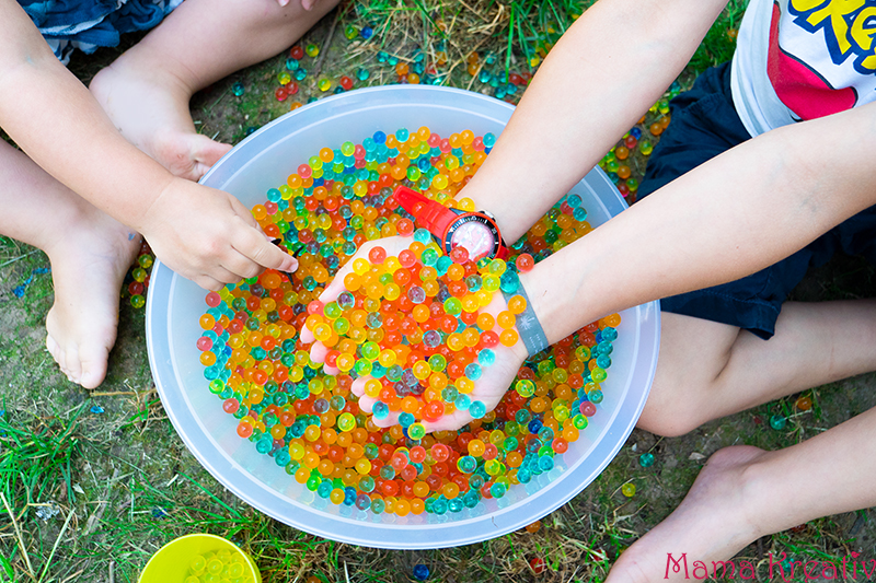 Spiele Mit Wasserperlen Für Kinder — Mama Kreativ