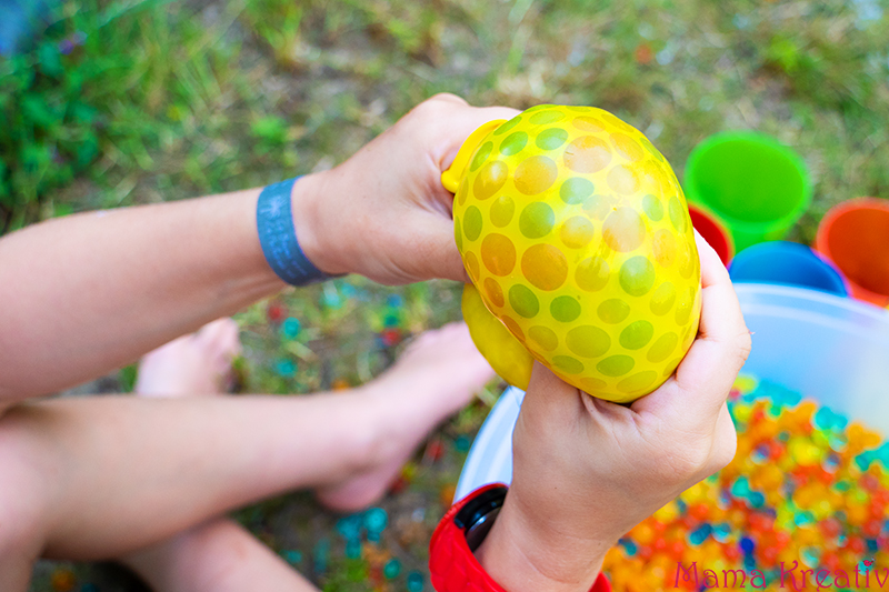 Spiele Mit Wasserperlen Für Kinder — Mama Kreativ